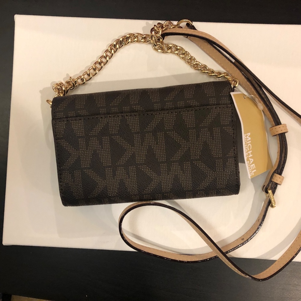 Michael Kors Convertible Crossbody Clutch NWT - Picture 4 of 5